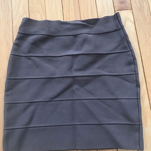 Grey skirt - Picture 2 of 2